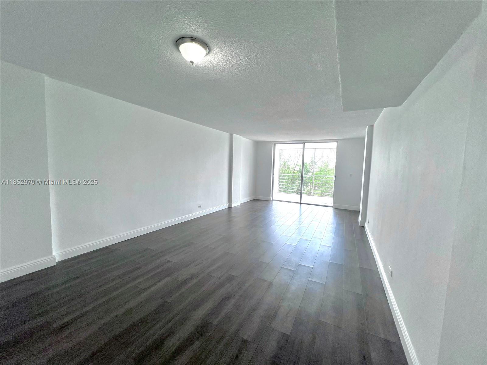 White House Condo - Residential