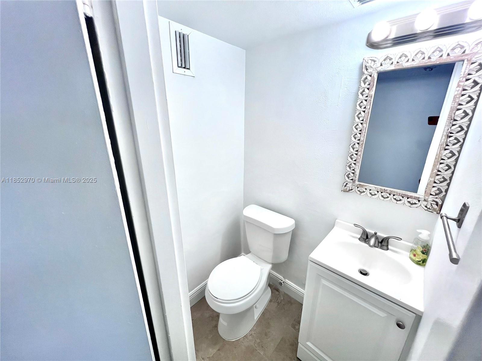 White House Condo - Residential