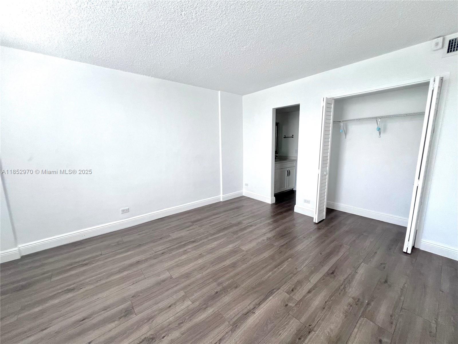 White House Condo - Residential