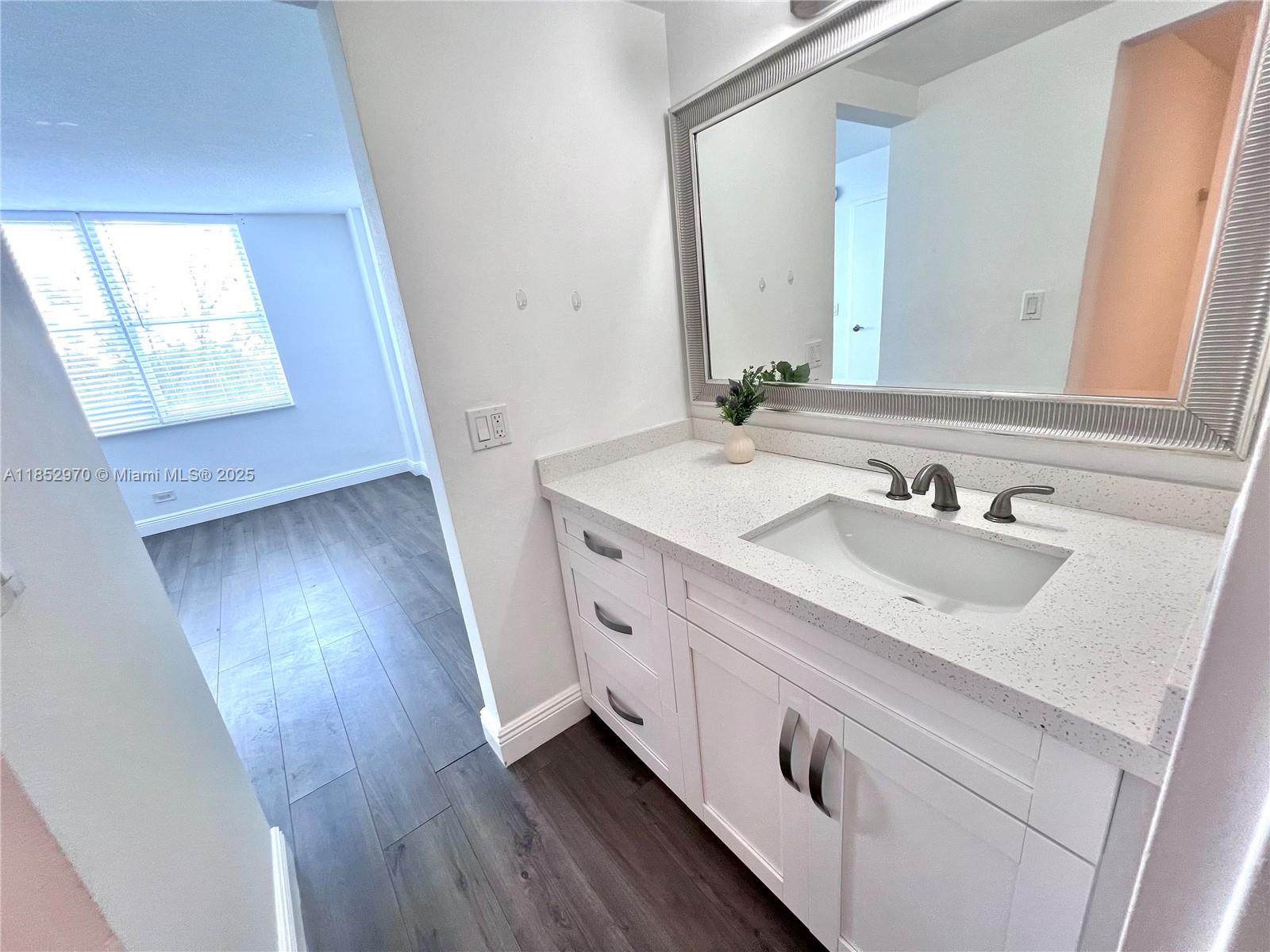 White House Condo - Residential