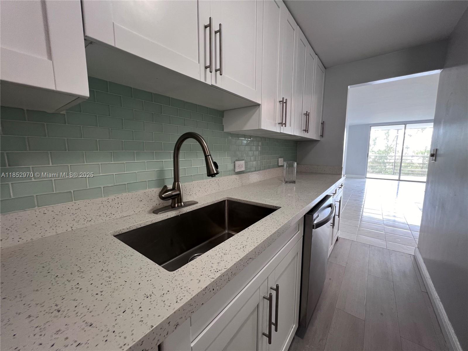 White House Condo - Residential
