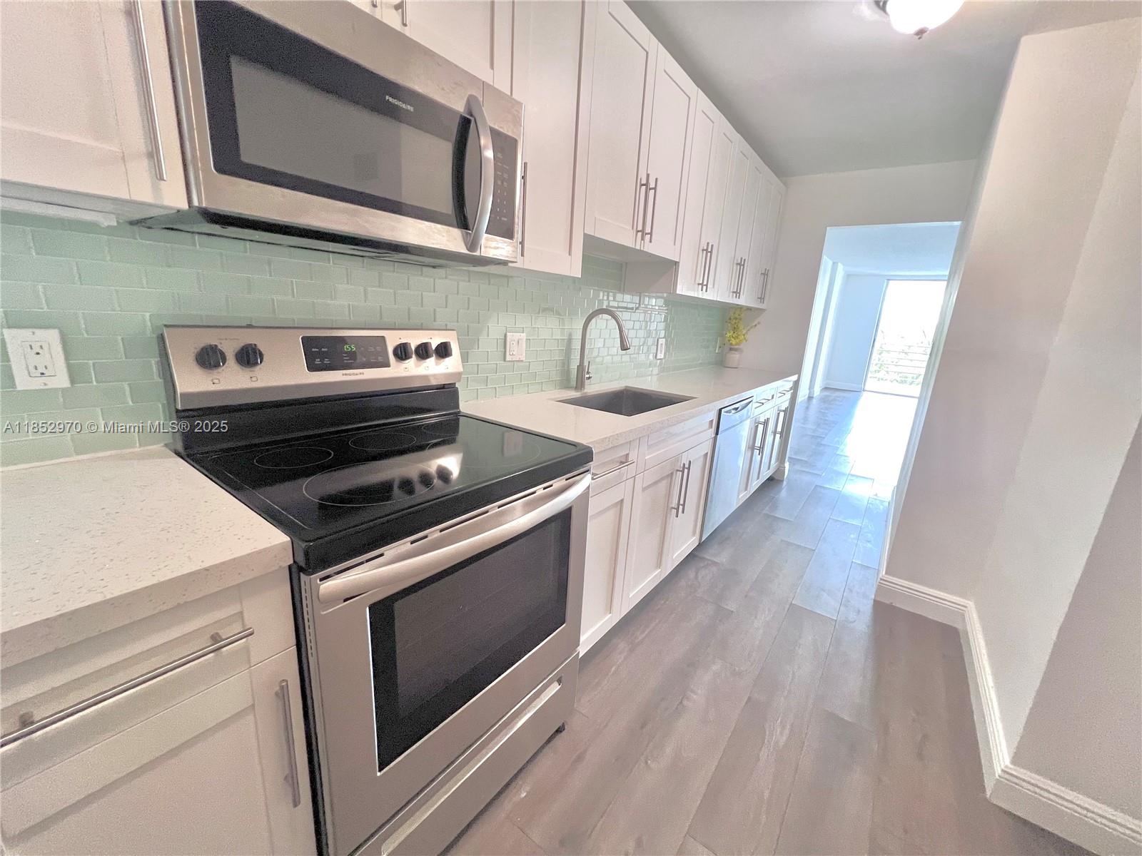 White House Condo - Residential