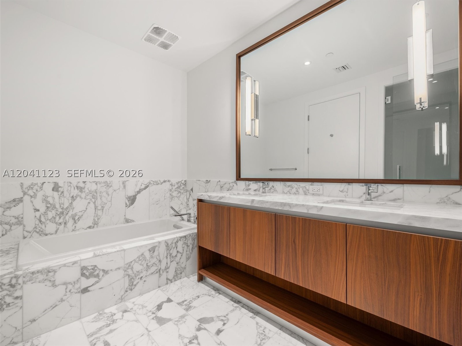 BRICKELL HAMMOCK UNIT NO - Residential