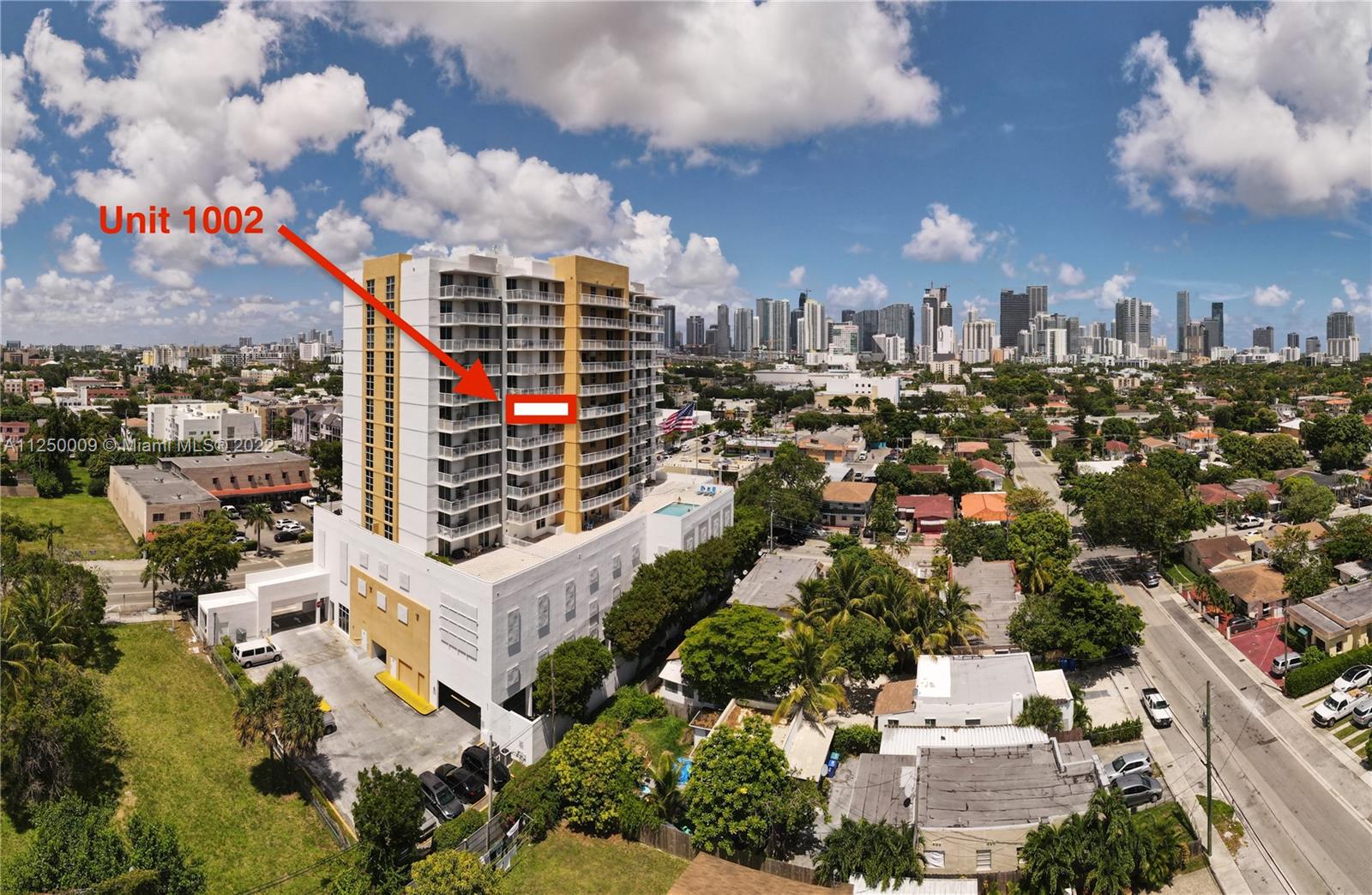 LOCATION, Fantastic 1/1  Brickell Vista is located on famous Calle 8 only 1 mile from Brickell City Centre, close to Downtown,Miami Intl. Airport, Port of Miami, Health District. building offers concierge service for all your packages and deliveries, security 24 hrs, Pool, Gym, Kids room,Bike Storage, onsite management, Unit has an an amazing of Brickell Skyline and the Green tree canopies  of the roads. 
Wood floors, washer and dryer, great floor plan, Large Balcony, women's dream walk in closet, granite countertop walls with beautiful venetian Plaster. This is the opportunity to get a piece of Miami on a great location,
unit rented until end of November. Hurry won't last, E-Z to show