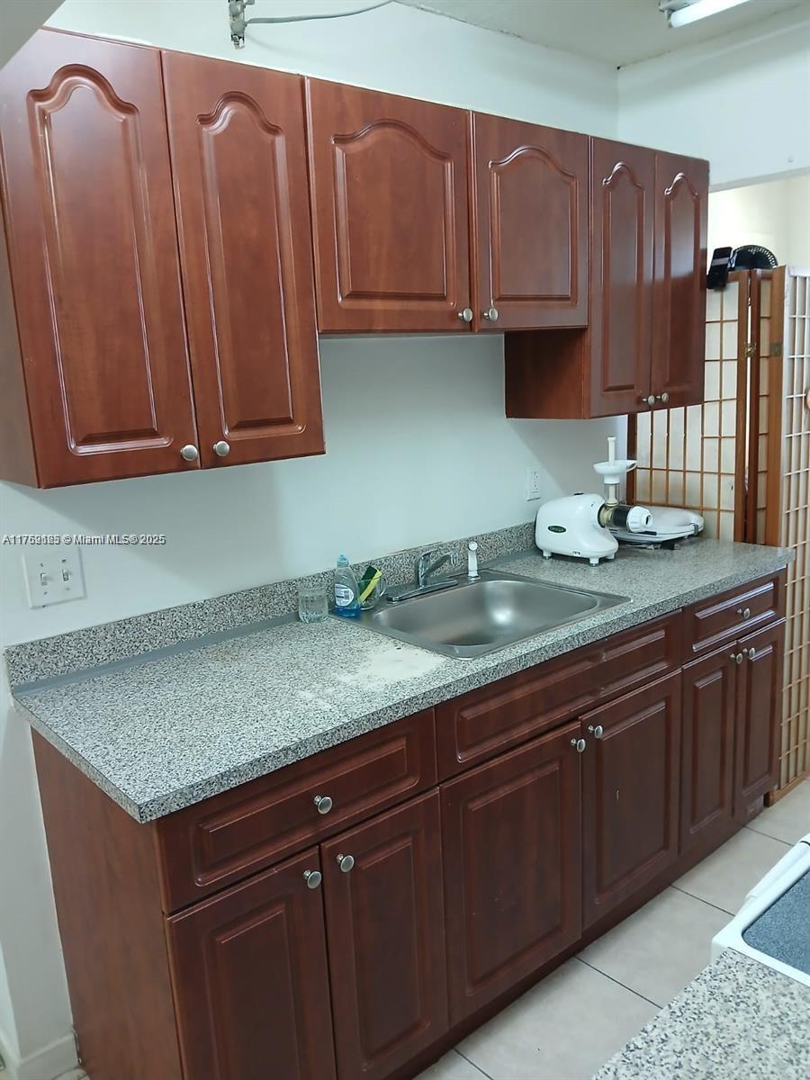 LSOLEI AT HALLANDALE BEAC - Residential Lease