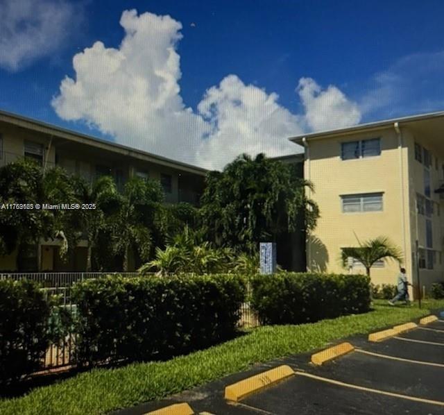 LSOLEI AT HALLANDALE BEAC - Residential Lease