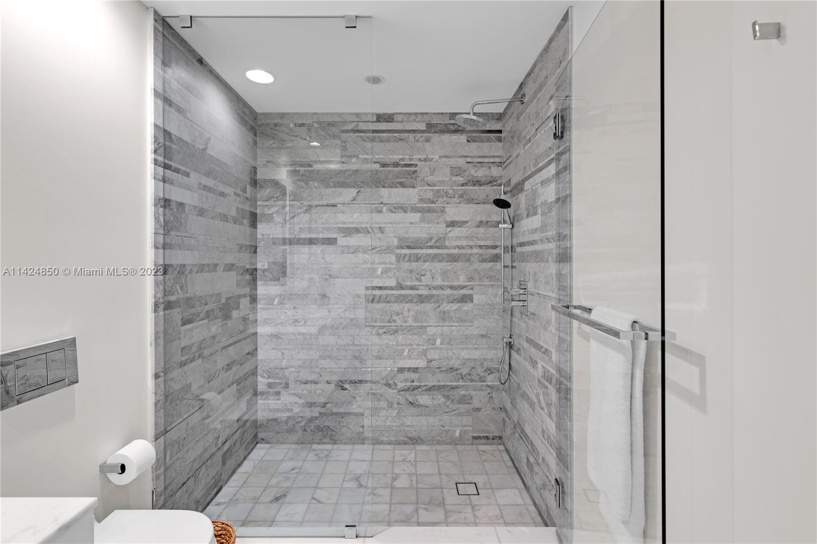 OCEANA BAL HARBOUR CONDO - Residential