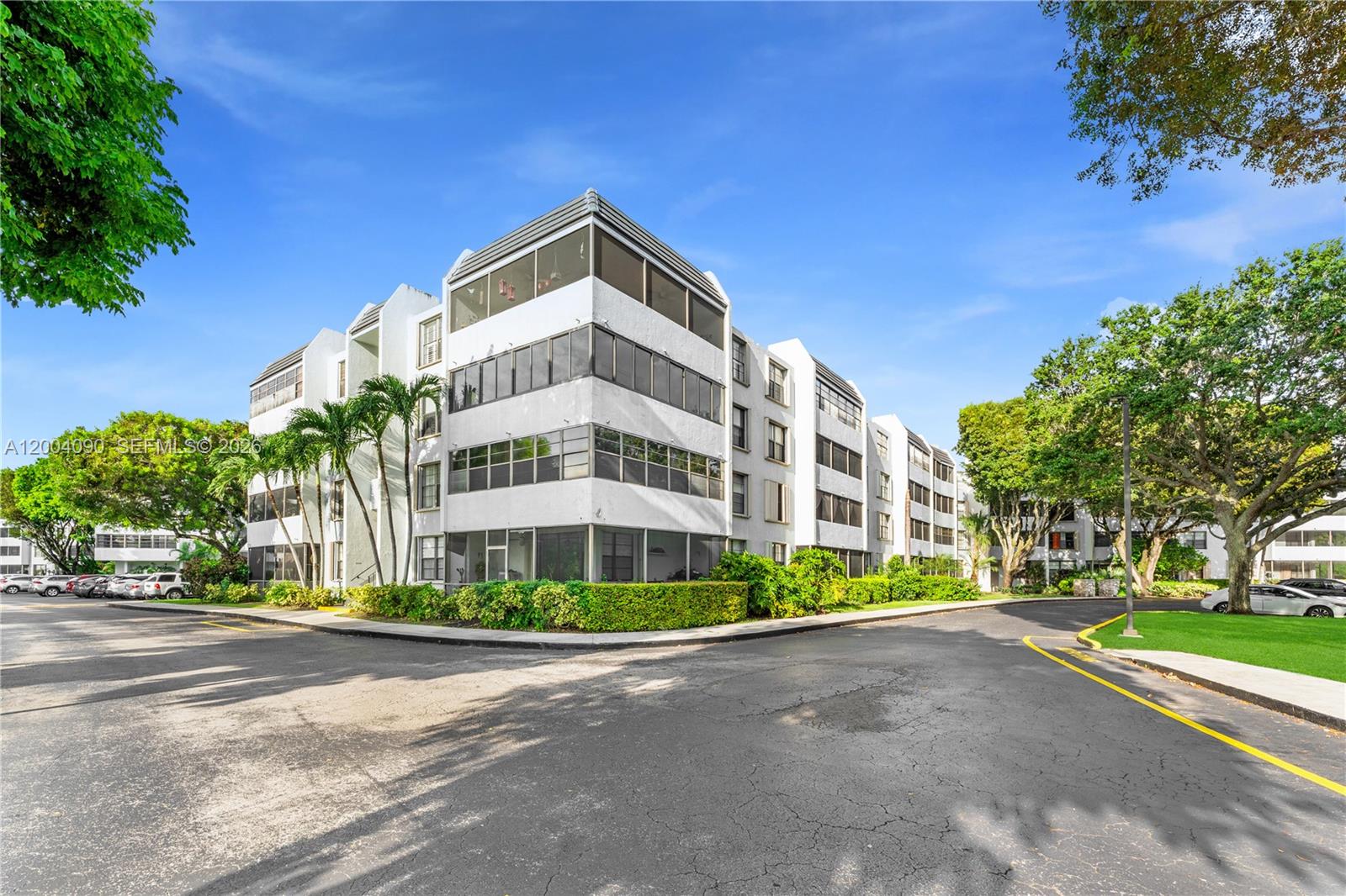 Welcome to Kendall Gate, a centrally located 2-bedroom, 2-bathroom condo offering 1,137 sq ft of comfortable living space. This unit features a private balcony overlooking the pool area, perfect for relaxing.

Conveniently located near Sergio’s, Starbucks, Publix, UFC Gym, and Miami Dade College, with easy access to the Florida Turnpike and major highways.

Includes one assigned parking space with ample guest parking. Roof replaced in 2023. Maintenance covers water, sewer, security, and amenities.

Community features include a pool, gym, three tennis courts, sauna, gated entrance, and secured lobby access.