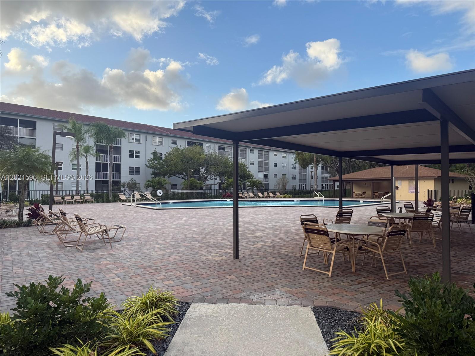 CAMBRIDGE AT CENTURY VILL - Residential