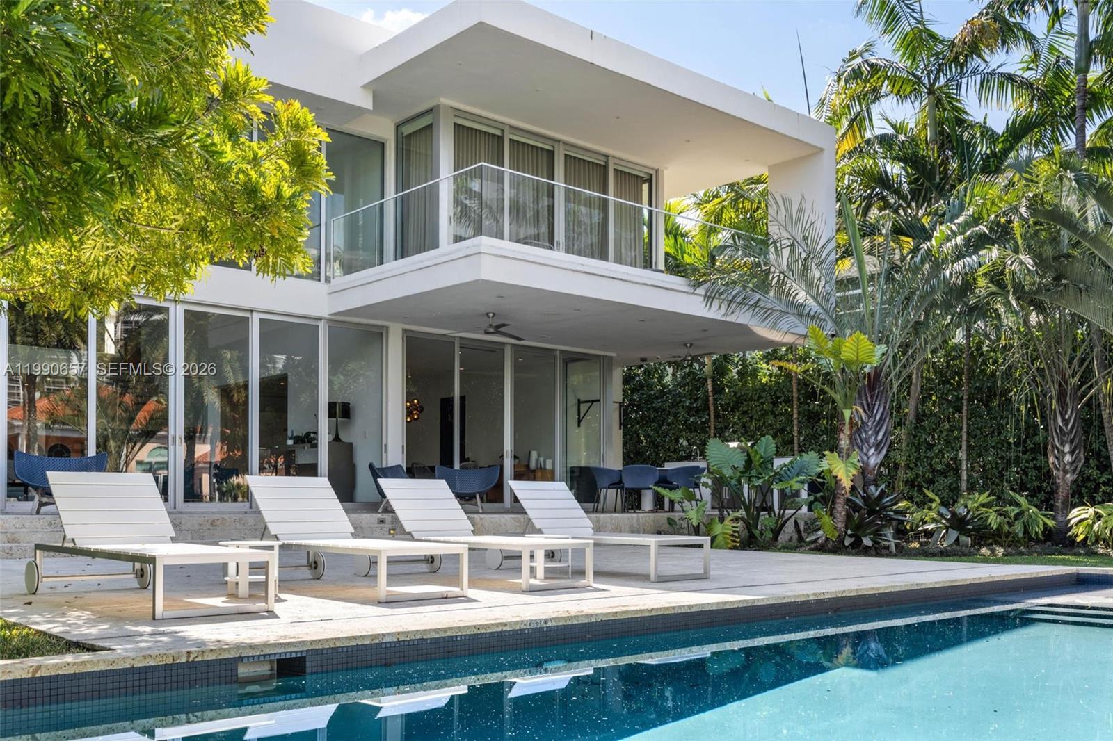 GOLDEN BEACH SEC E - Residential