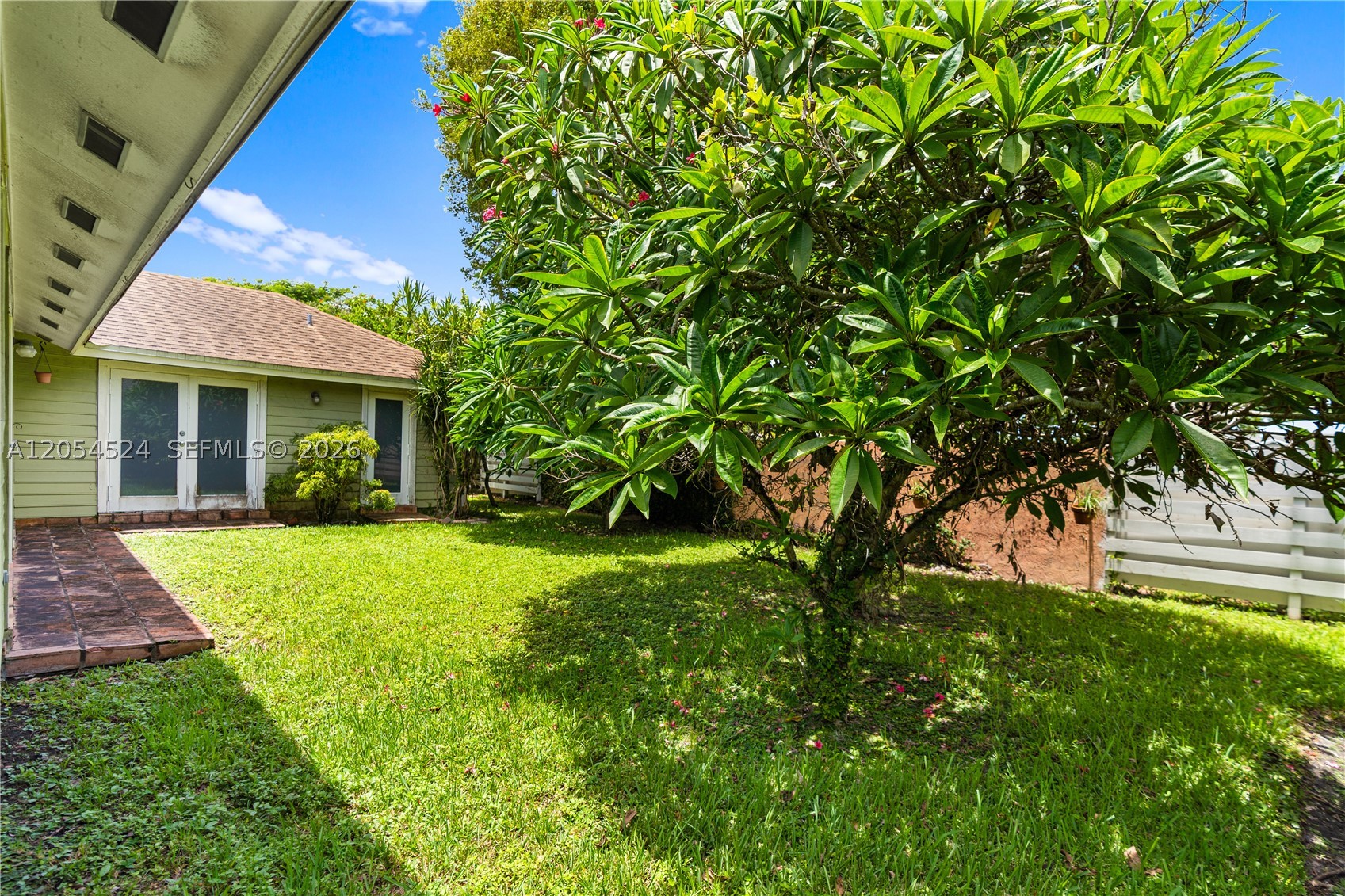 ROYAL GLEN - Residential