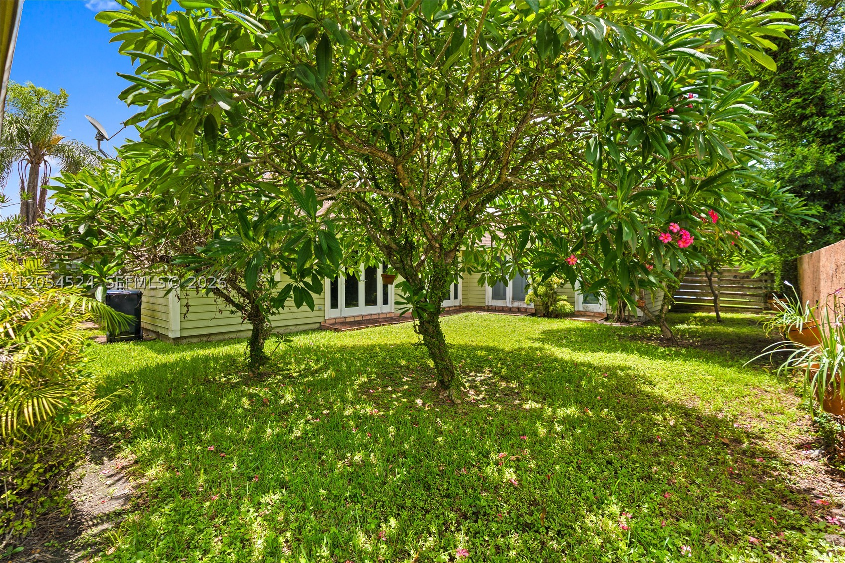 ROYAL GLEN - Residential
