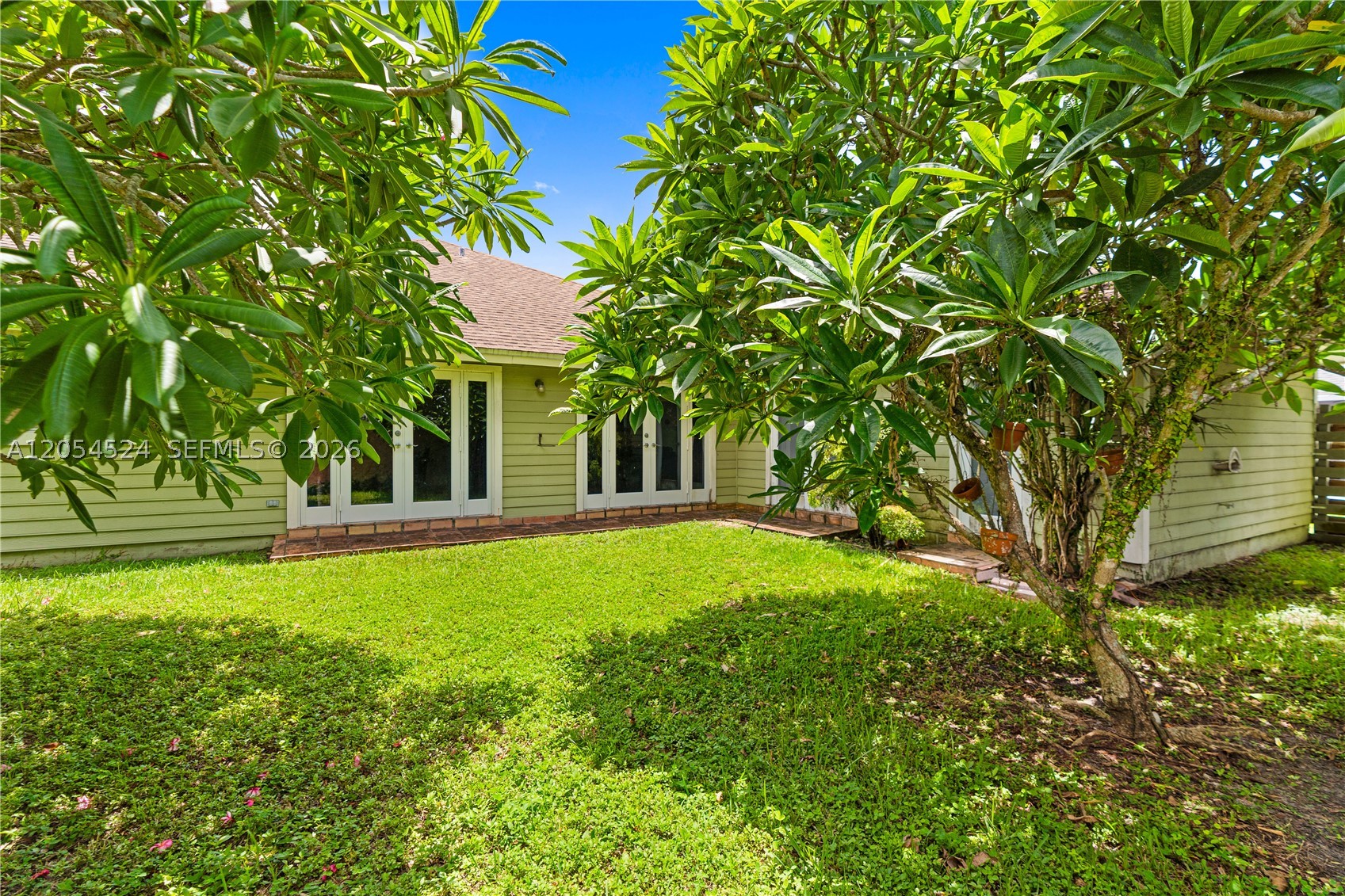 ROYAL GLEN - Residential