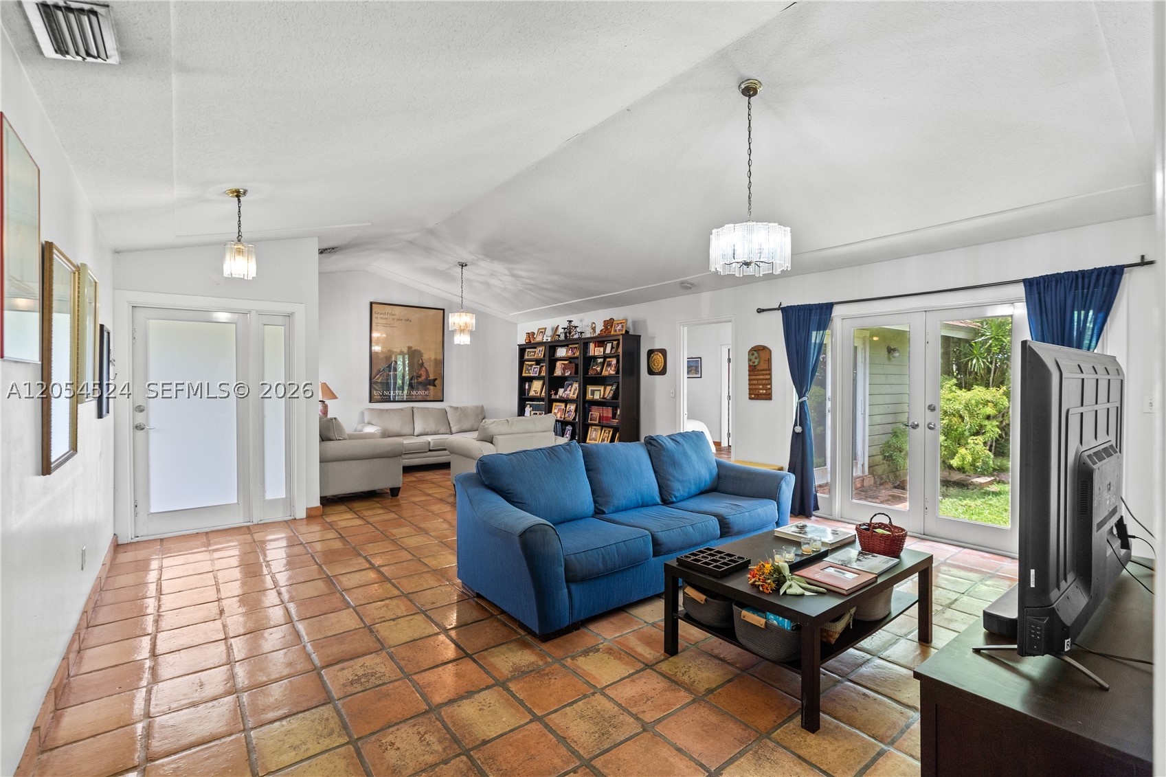 ROYAL GLEN - Residential