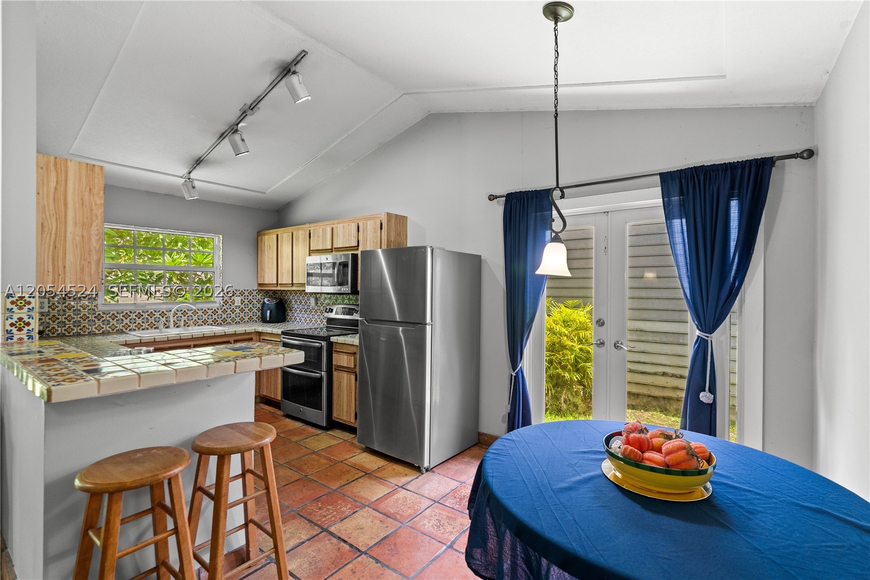 ROYAL GLEN - Residential