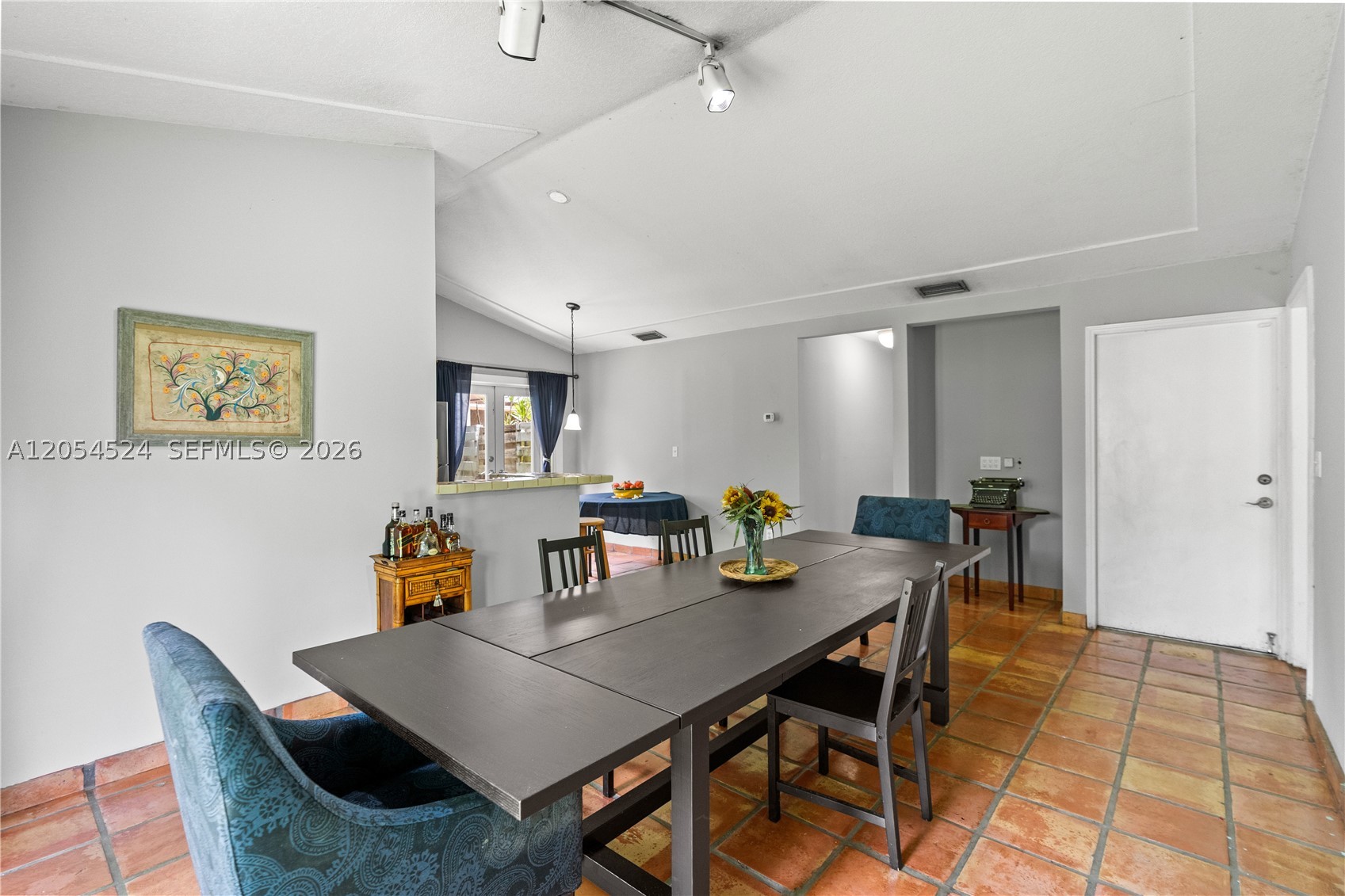 ROYAL GLEN - Residential