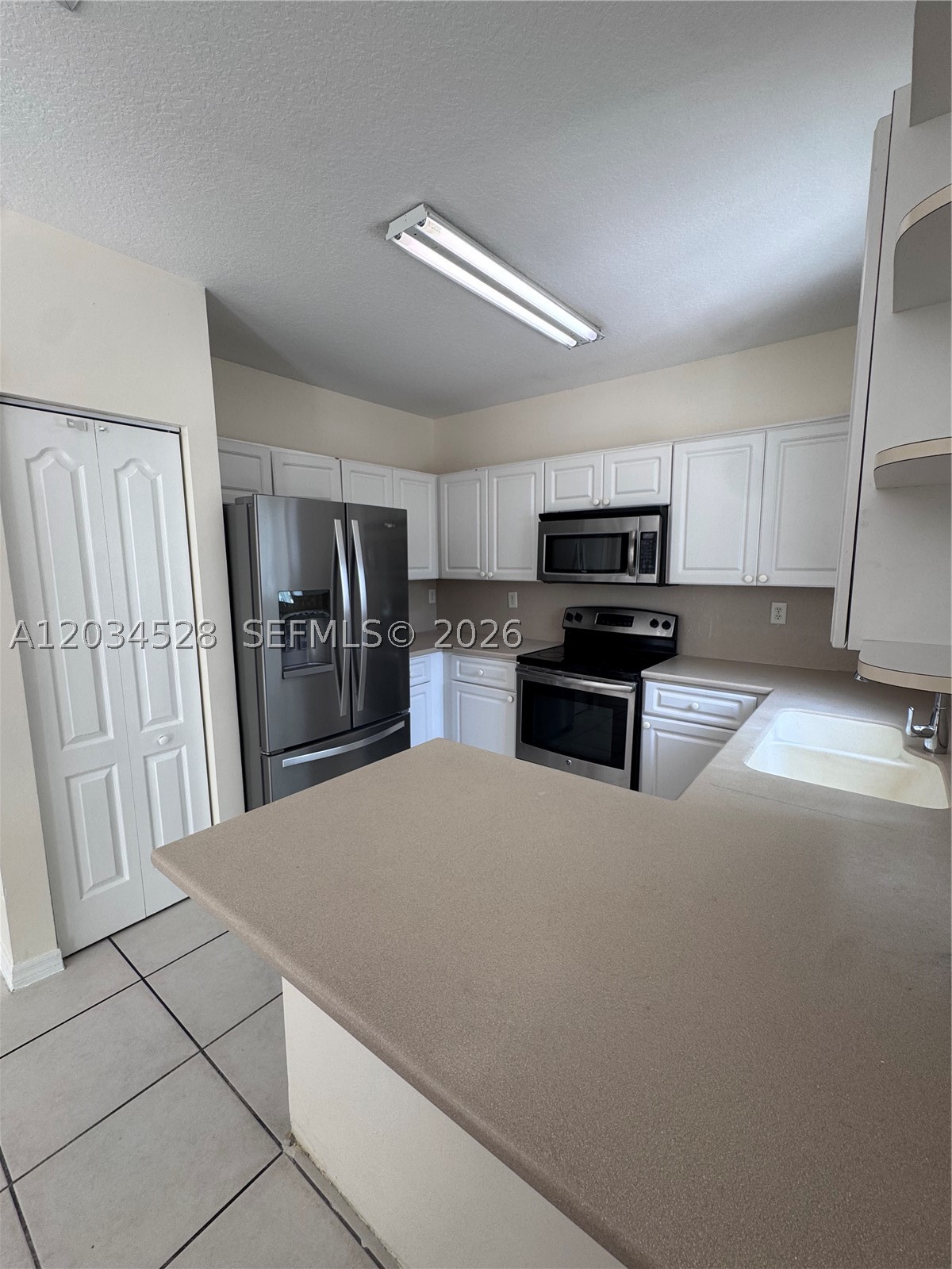 PRECIOUS HOMES AT TWIN LA - Residential Lease