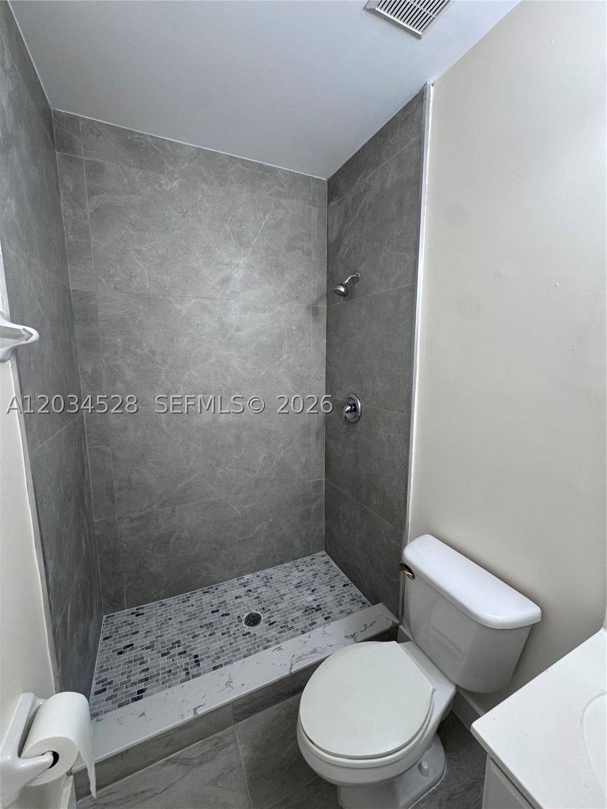 PRECIOUS HOMES AT TWIN LA - Residential Lease