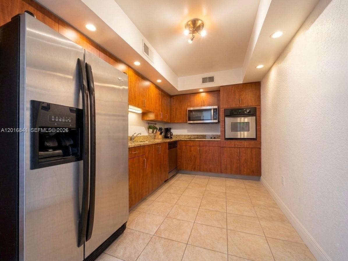 Airbnb-friendly short-term rental featuring 1 bedroom and 1 bathroom in a desirable oceanfront building located in the heart of Hollywood. Sold turnkey and fully furnished, ready for immediate occupancy or immediate rental income.
Located in one of the most desirable areas for tourists and investors, this property offers the perfect opportunity to enjoy personal use while also generating income with no rental restrictions. Simply take the elevator down and within steps you can enjoy the beach, breathtaking ocean views, and everything the area has to offer.
Resort-style amenities include a pool, direct beach access, fitness center, 24-hour security, valet service, and more. Maintenance includes Wi-Fi, cable, water, and A/C. Conveniently located near shops, restaurants, and the famous Hollywood Beach Broadwalk.Equal Housing Opportunity