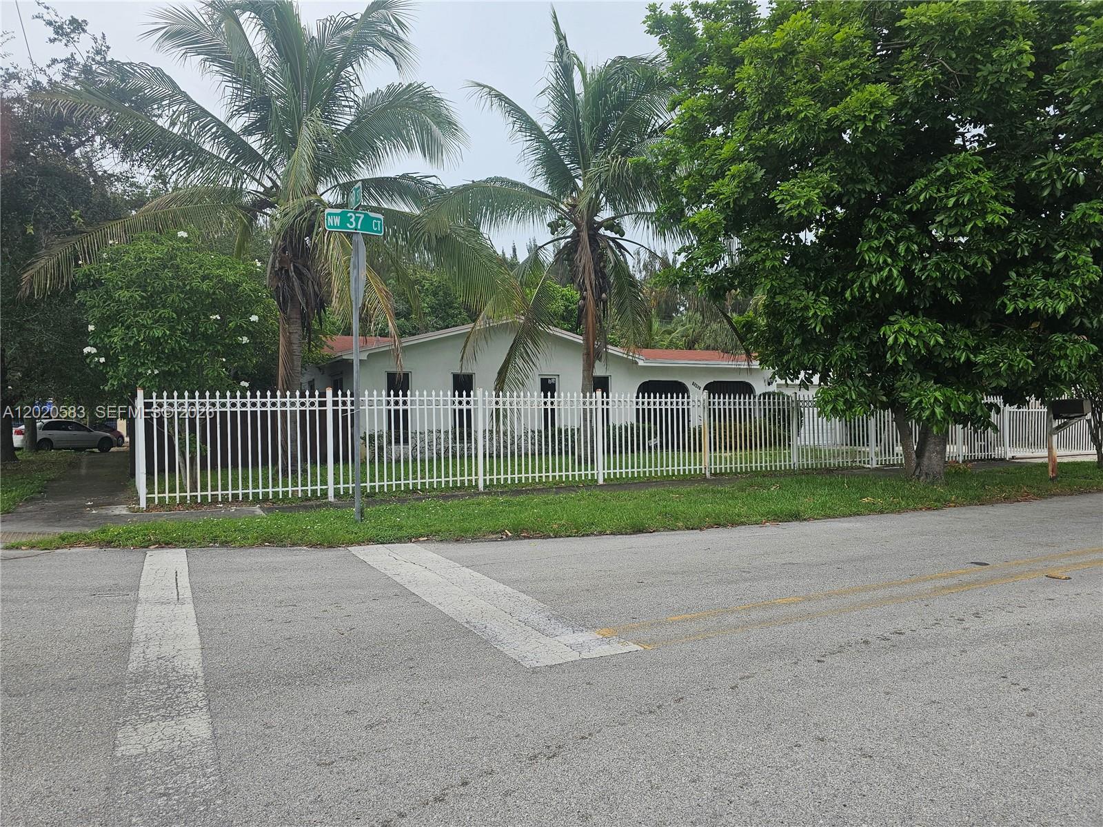 VENETIAN GARDEN REV - Residential