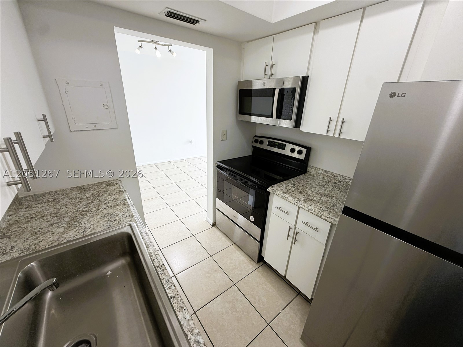 VILLAGE AT DADELAND CONDO - Residential Lease