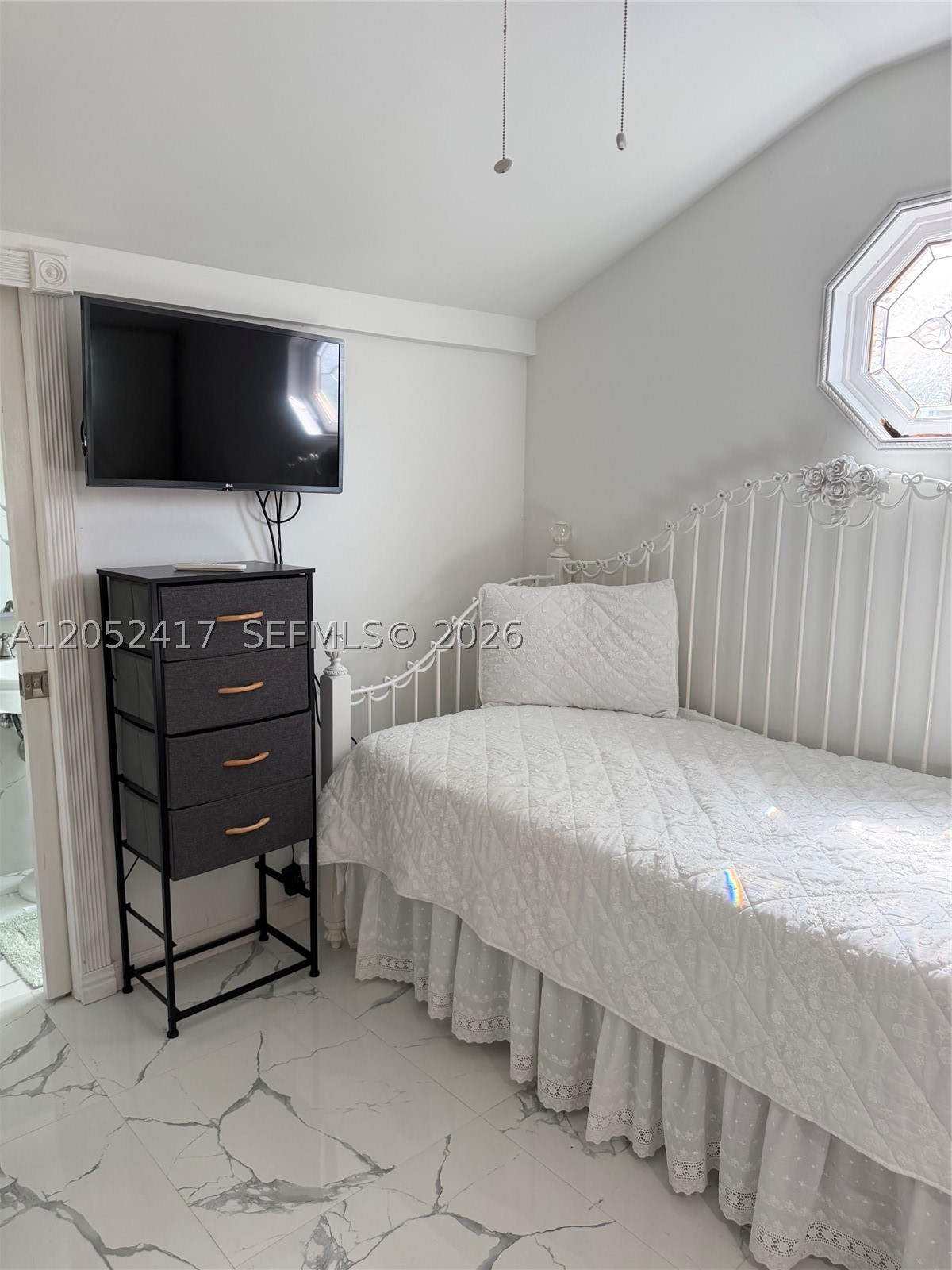 LINCOLN CITY SEC H - Residential Lease