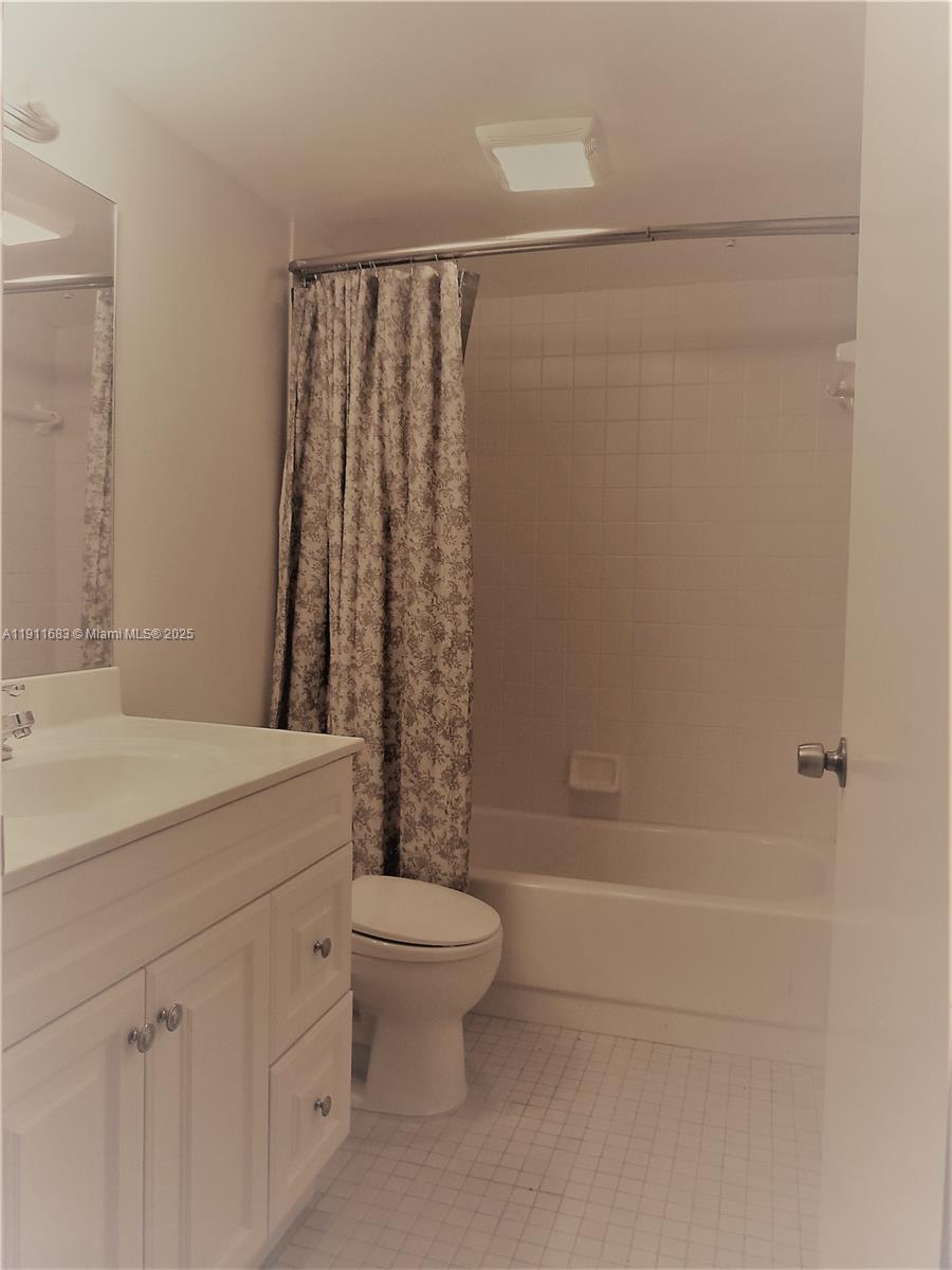 CAMBRIDGE AT CENTURY VILL - Residential