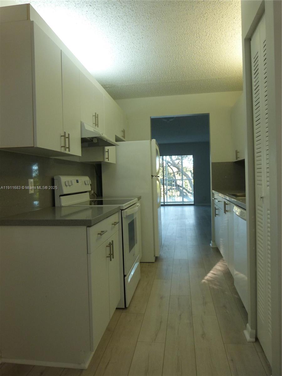 CAMBRIDGE AT CENTURY VILL - Residential