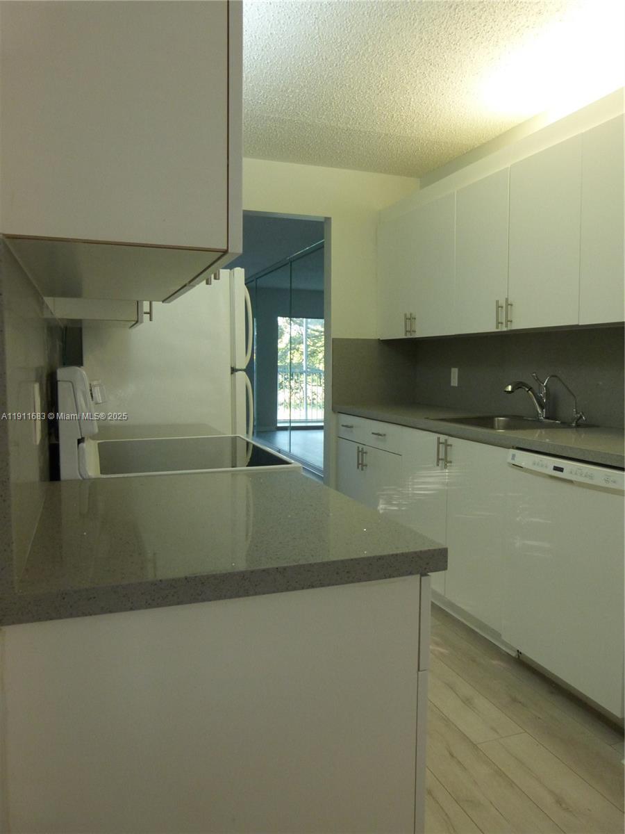 CAMBRIDGE AT CENTURY VILL - Residential
