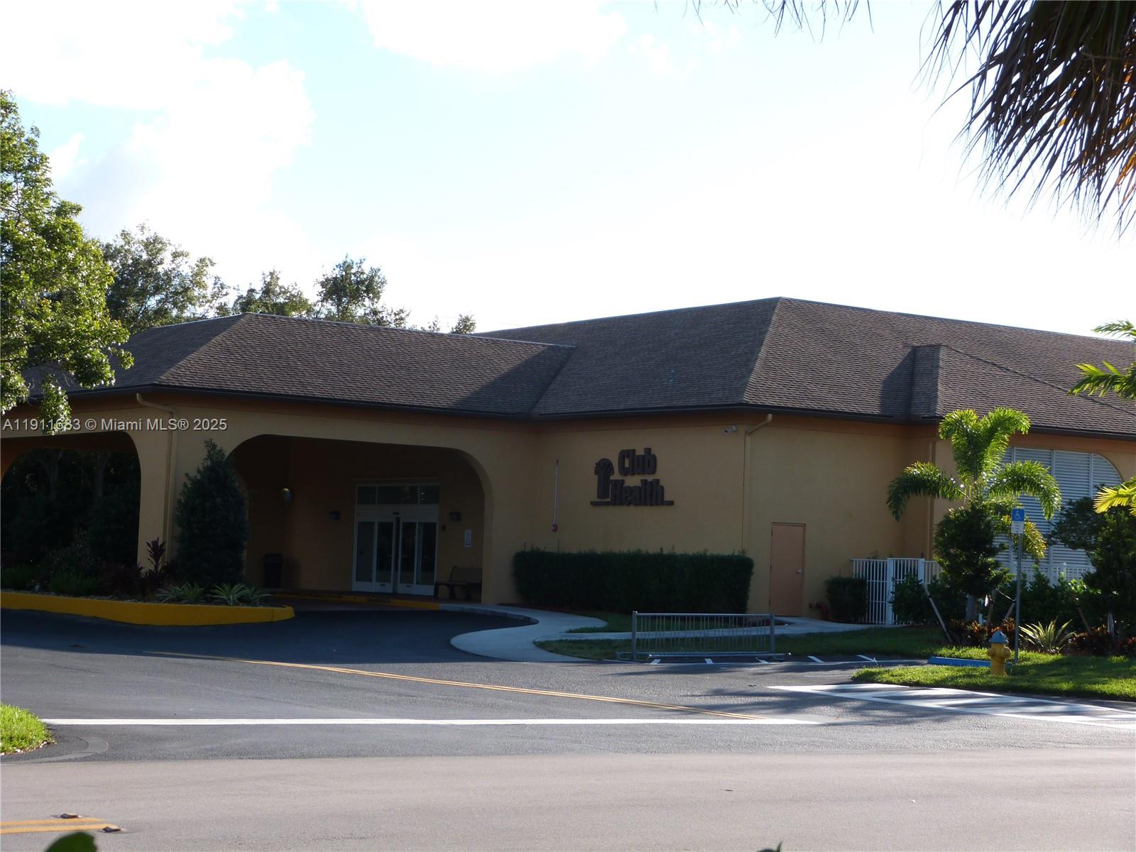 CAMBRIDGE AT CENTURY VILL - Residential