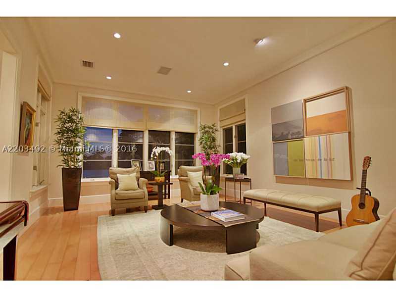 26-27-34-35 52 42 BAY HAR - Residential