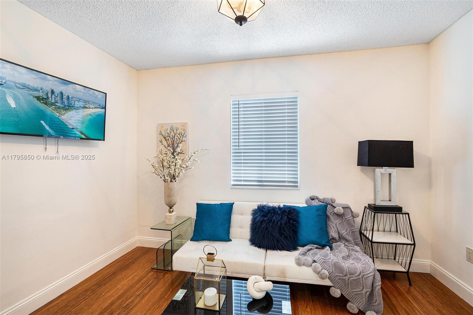 CORAL VILLA REV - Residential Lease