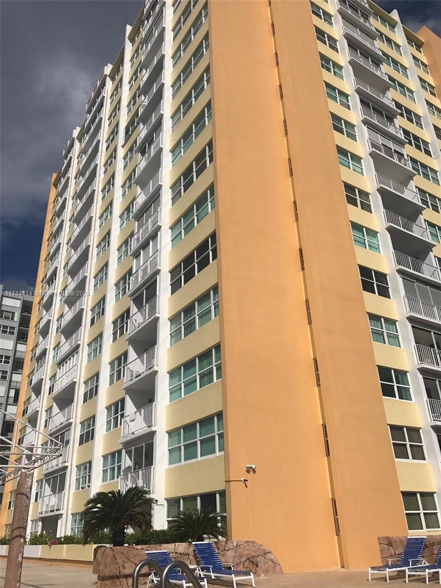 TRAFALGAR TOWERS CONDOMIN - Residential