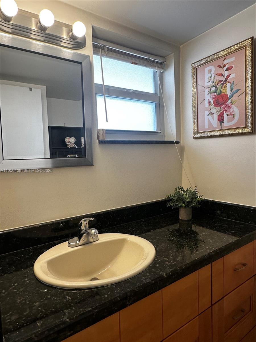 FOURTH GULFSTREAM GARDEN - Residential