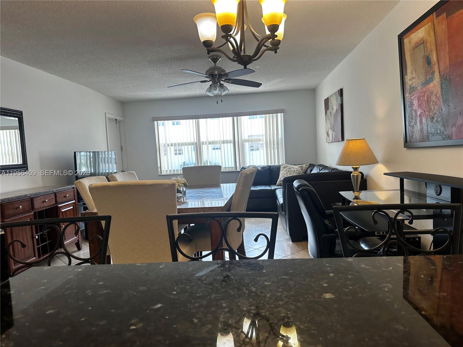 FOURTH GULFSTREAM GARDEN - Residential