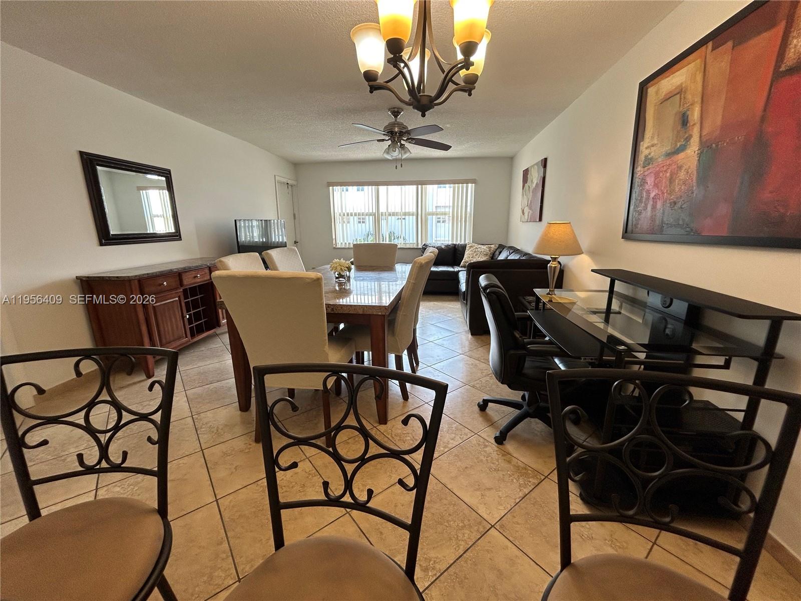 FOURTH GULFSTREAM GARDEN - Residential