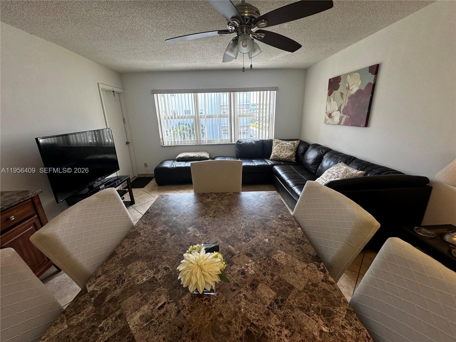 FOURTH GULFSTREAM GARDEN - Residential