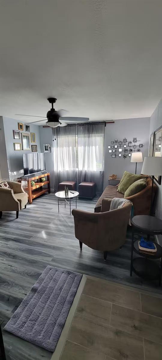 STONE CREEK POINTE A CONDO - Residential