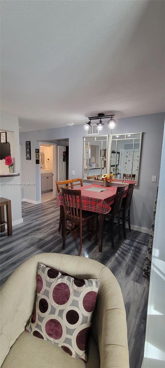STONE CREEK POINTE A CONDO - Residential