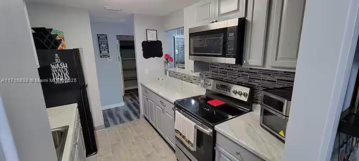 STONE CREEK POINTE A CONDO - Residential