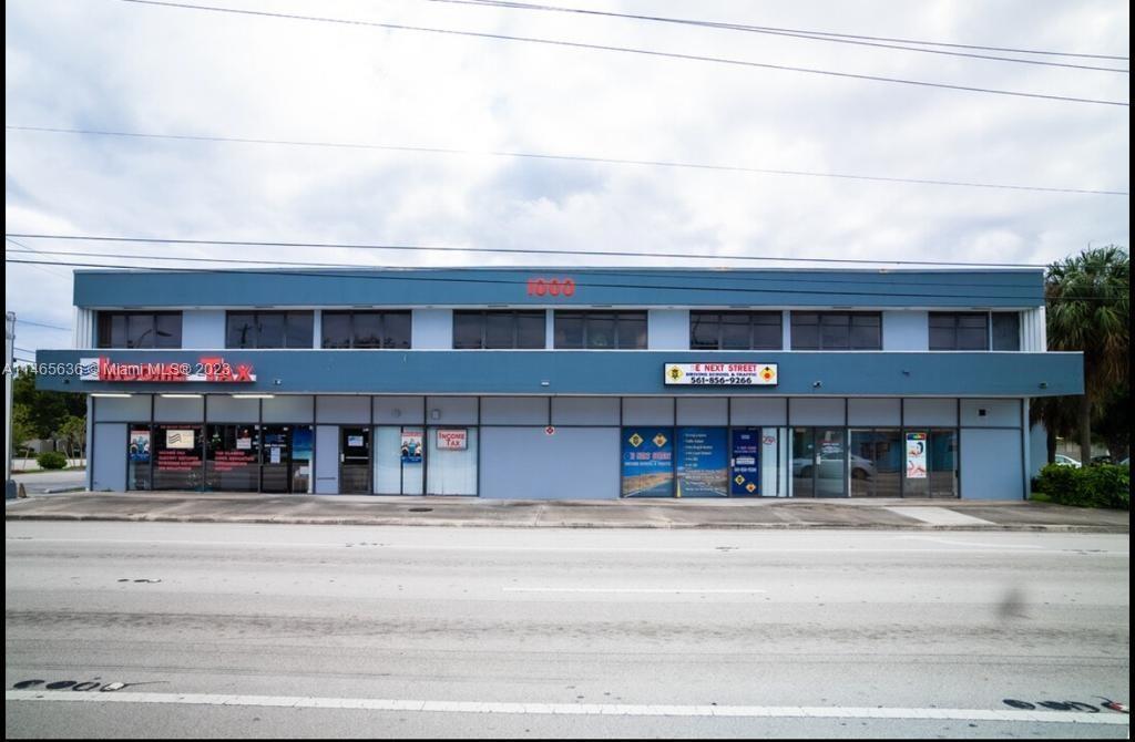 * ATTENTION INVESTORS & DEVELOPERS * Almost a full City Block with access to the 4 streets, 5 minutes from the beach on the main City Boulevard, a completely remodeled 2 stories office/retail building highly occupied! Across the street from Bank of America, Walgreens, Discount Autoparts, near huge brand new developments! Easy to manage. The lowest priced office building in the area, it won't last!!!