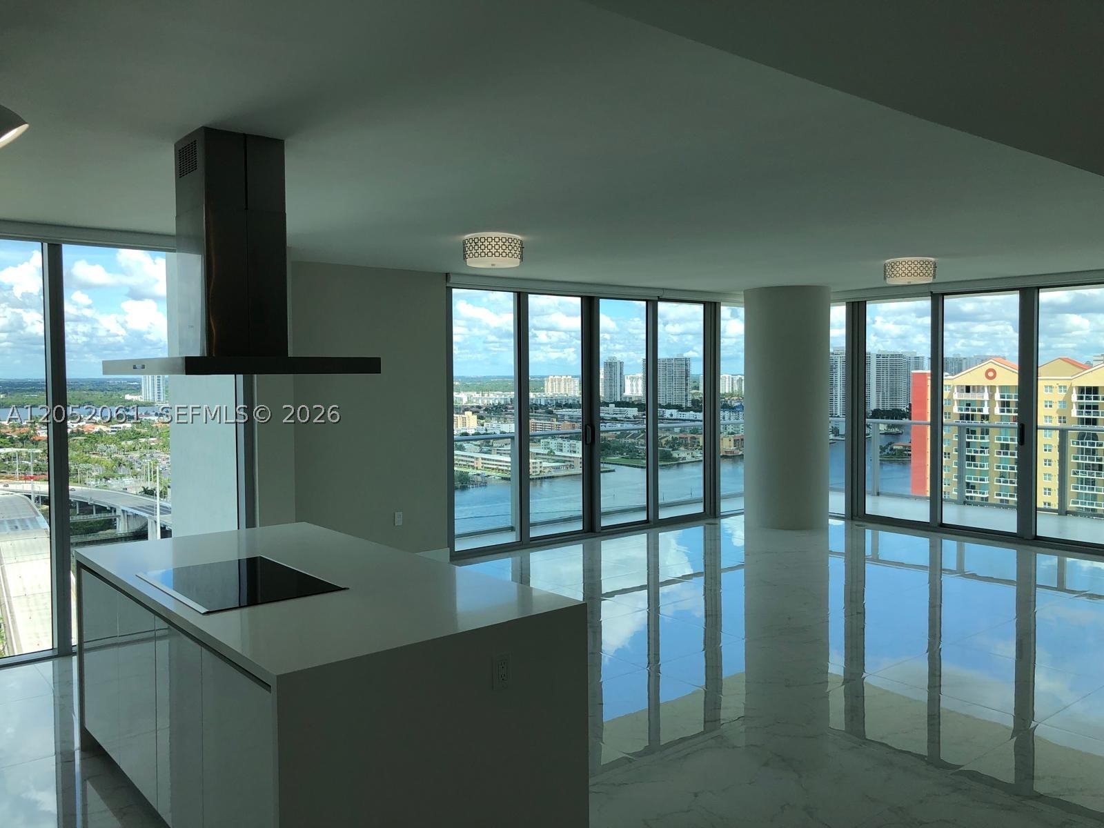 PARQUE TOWERS CONDO - Residential