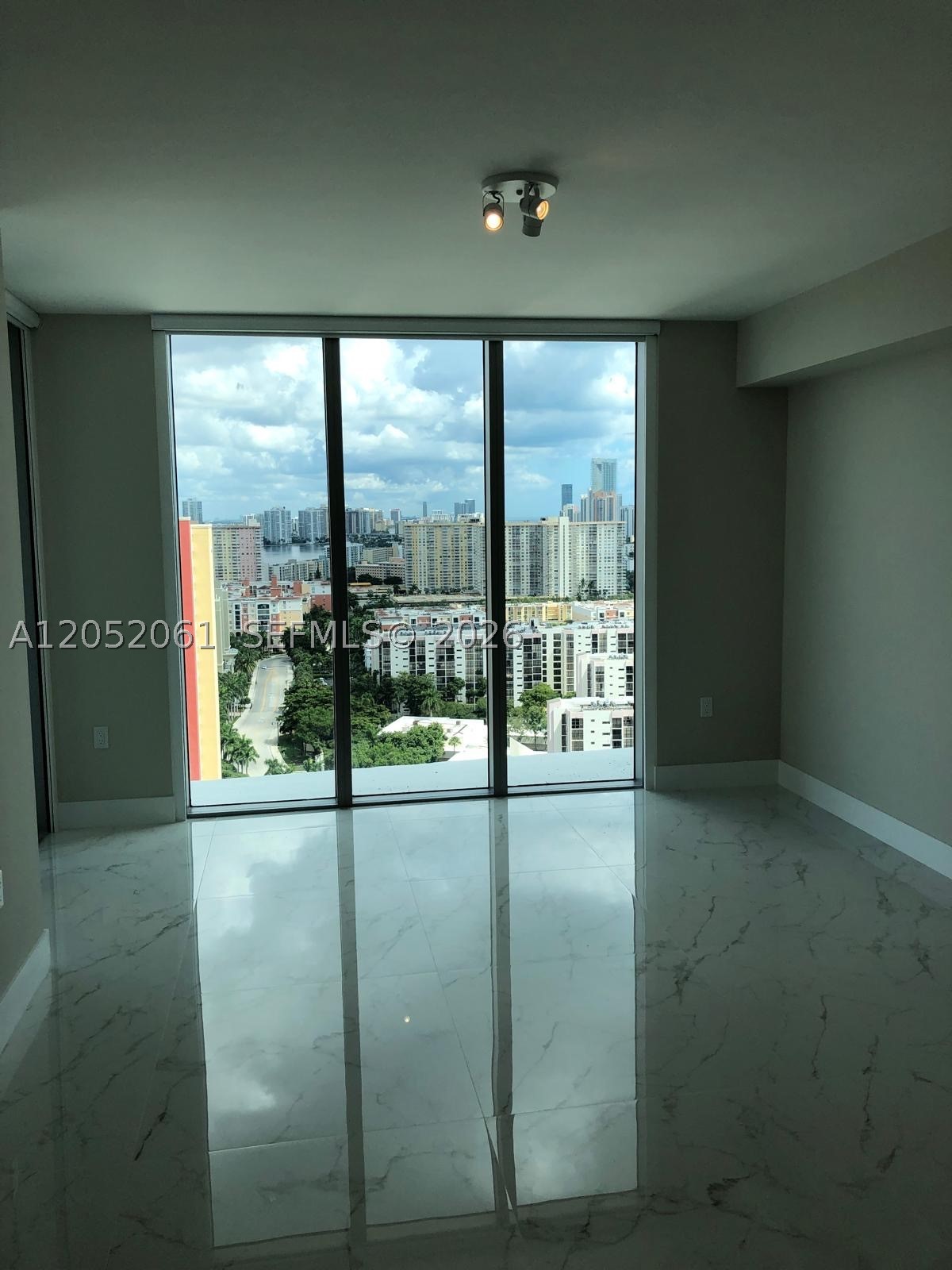 PARQUE TOWERS CONDO - Residential