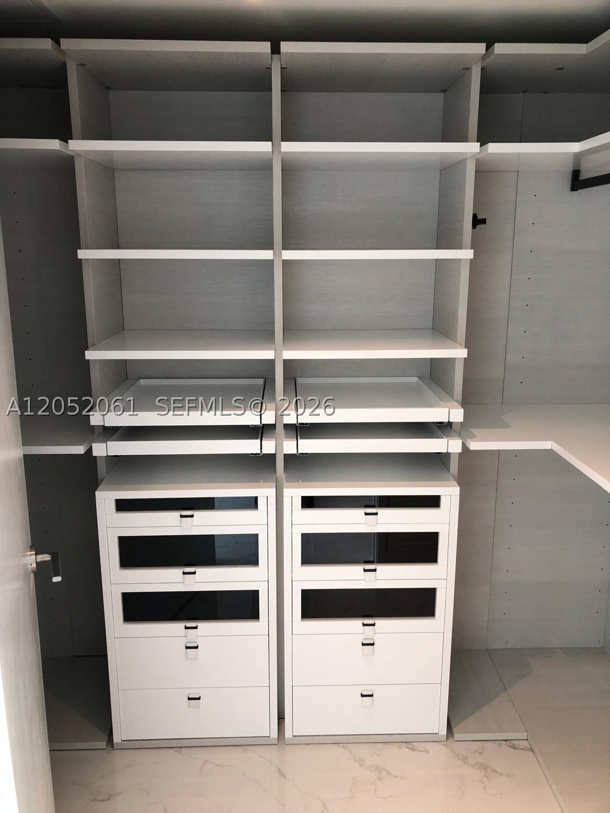 PARQUE TOWERS CONDO - Residential