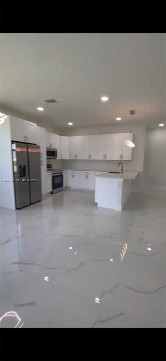 1584 - PORT CHARLOTTE SUB - Residential
