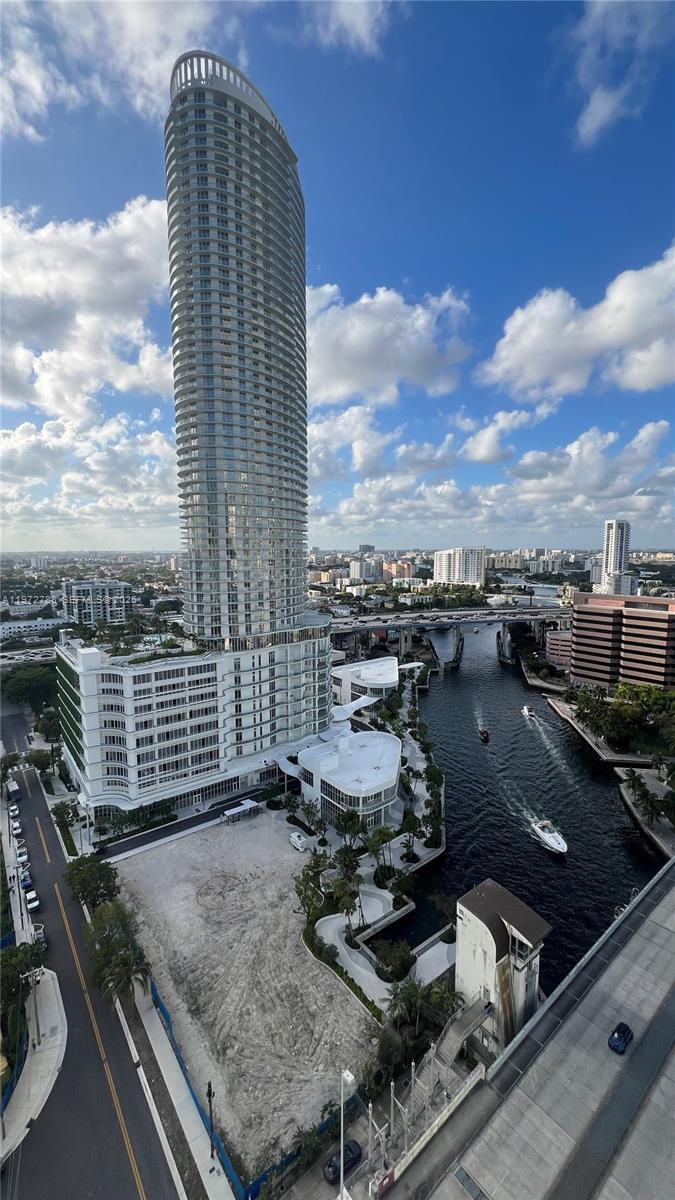 LATITUDE ON THE RIVER CON - Residential
