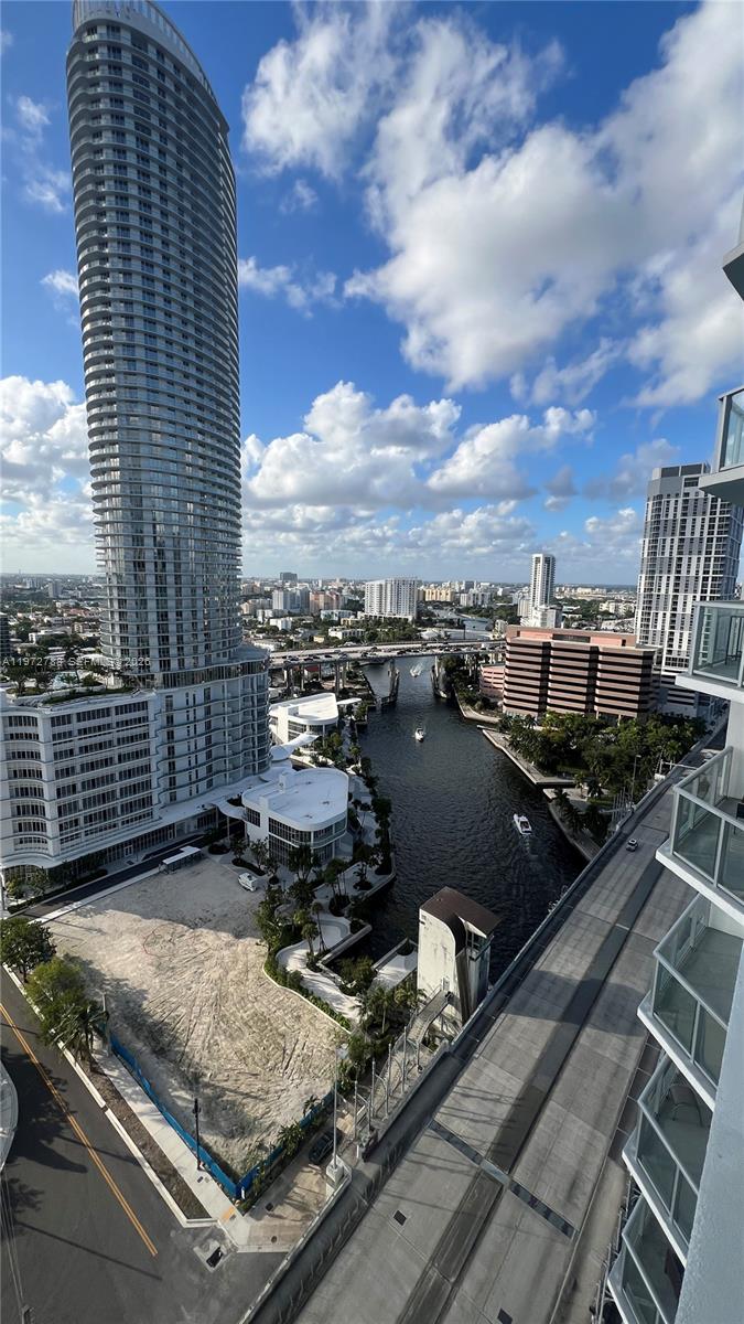LATITUDE ON THE RIVER CON - Residential