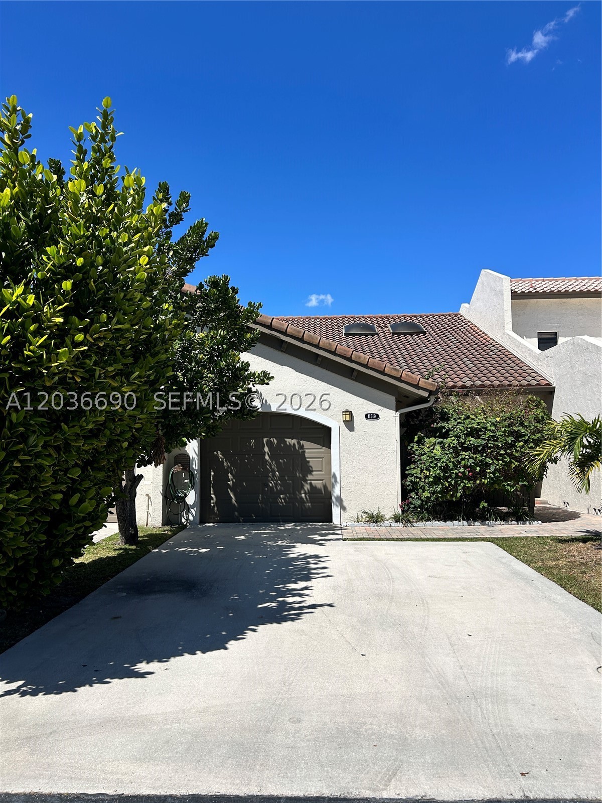 KINGS COURT WEST - Residential Lease