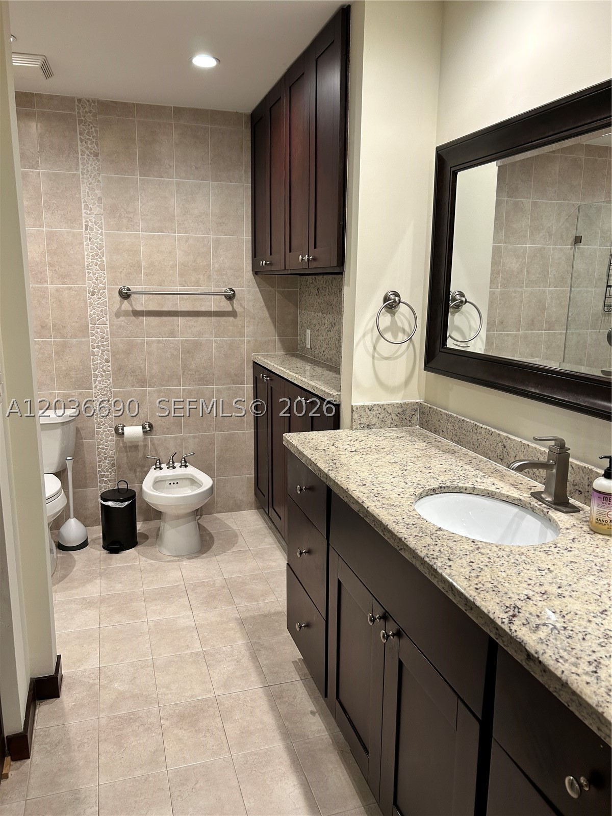KINGS COURT WEST - Residential Lease