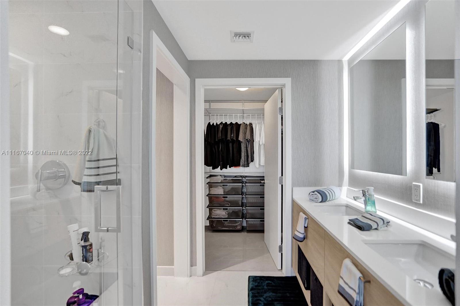 THE HARBOUR NORTH CONDO - Residential